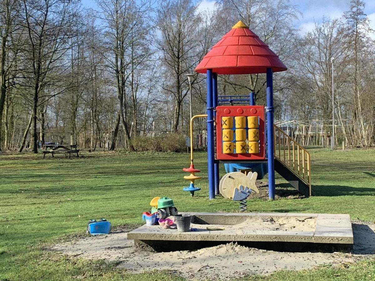 Vakantiepark Bergumermeer - 689 Suameer Eksteriør bilde